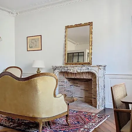 Charming 2 With Private Garden Апартаменты