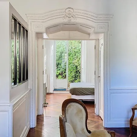 Charming 2 With Private Garden Апартаменты